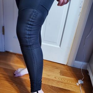 🚨NEED2GO Fabletics Leggings